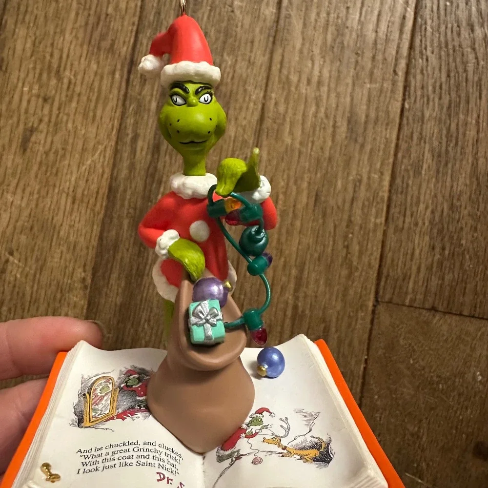 Hallmark 2001 What‎ a grinchy trick Keepsake Ornament Dr Suess